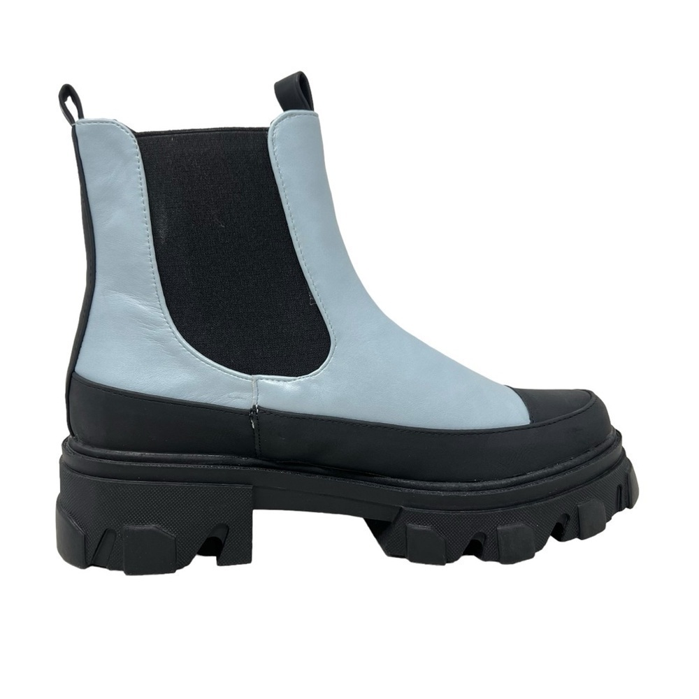 Portland Boots - Picture 5 of 11